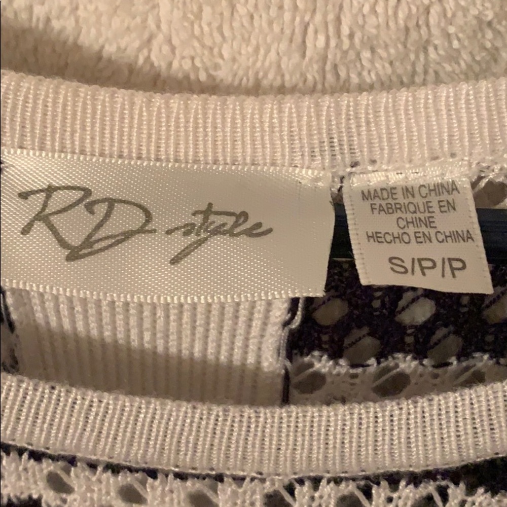 R D Style top - Picture 3 of 4